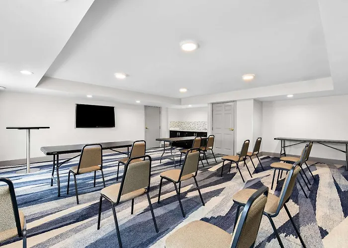 Comfort Inn & Suites Nashville Near Tanger Outlets I-24 Antioch
